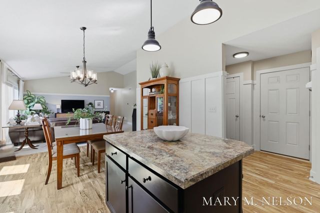 5705 Kenstyn Drive Sw, City Of Wyoming, MI 49418