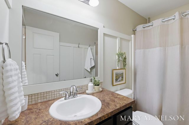 5705 Kenstyn Drive Sw, City Of Wyoming, MI 49418