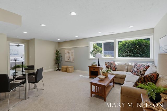 5705 Kenstyn Drive Sw, City Of Wyoming, MI 49418