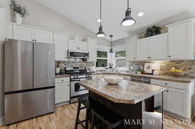 5705 Kenstyn Drive Sw, City Of Wyoming, MI 49418