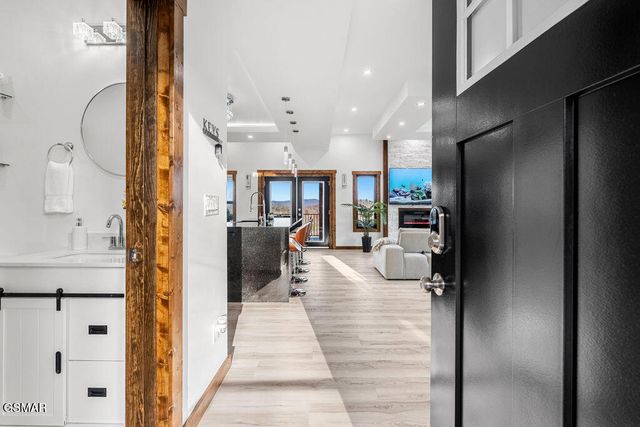 611 IVY Road, Gatlinburg, TN 37738