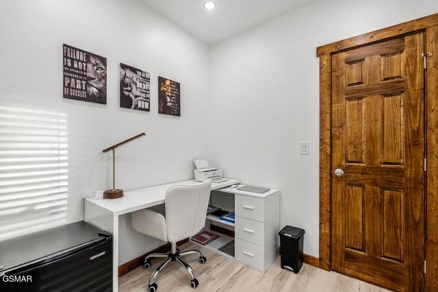 611 IVY Road, Gatlinburg, TN 37738