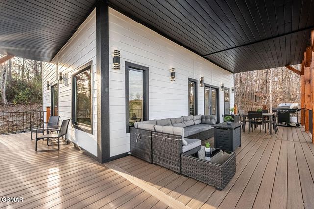 611 IVY Road, Gatlinburg, TN 37738