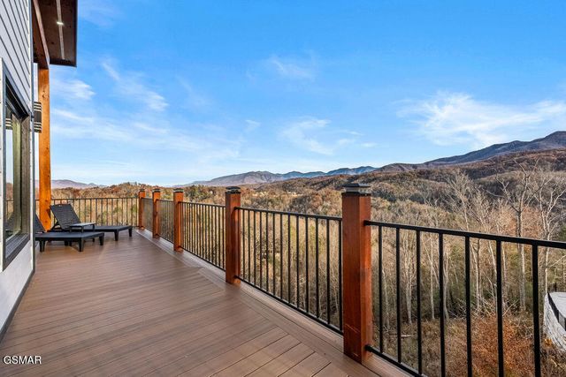 611 IVY Road, Gatlinburg, TN 37738