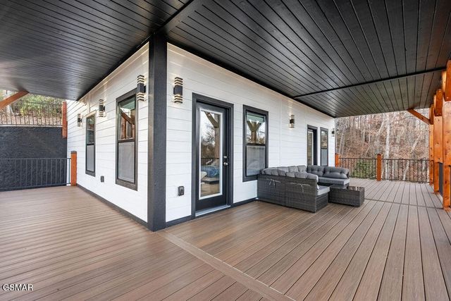 611 IVY Road, Gatlinburg, TN 37738