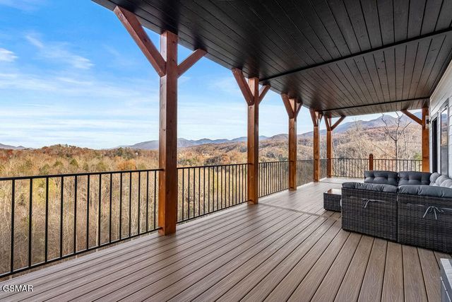 611 IVY Road, Gatlinburg, TN 37738