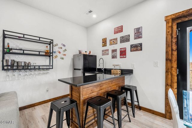 611 IVY Road, Gatlinburg, TN 37738