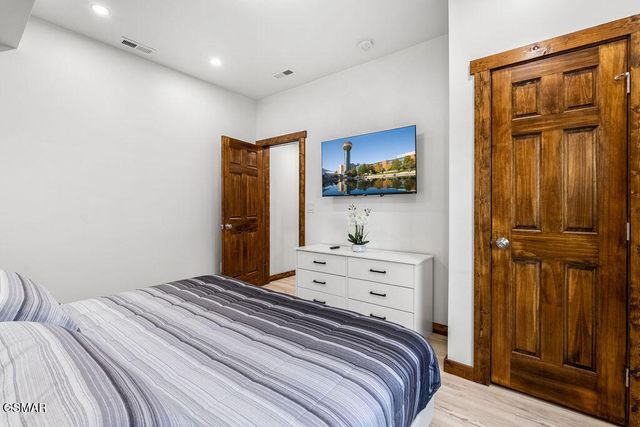 611 IVY Road, Gatlinburg, TN 37738