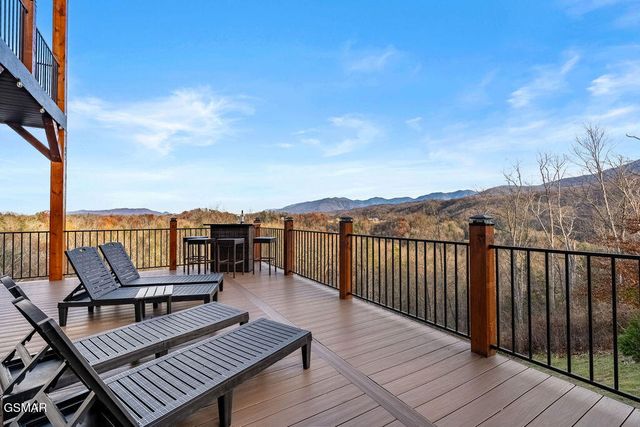 611 IVY Road, Gatlinburg, TN 37738
