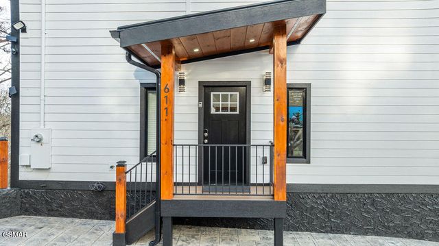 611 IVY Road, Gatlinburg, TN 37738