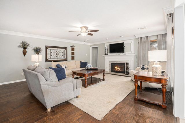 2128 Wimbleton Court, Pearland, TX 77581