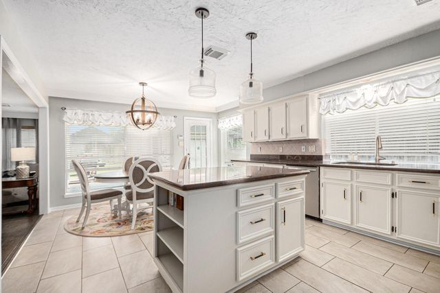 2128 Wimbleton Court, Pearland, TX 77581