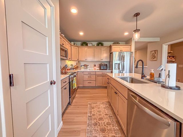 957 Elderberry ROAD, Oconomowoc, WI 53066