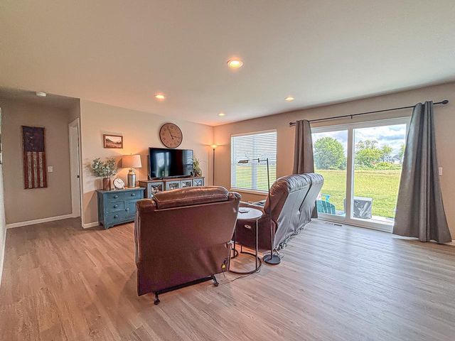 957 Elderberry ROAD, Oconomowoc, WI 53066