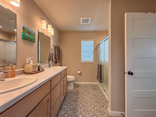 957 Elderberry ROAD, Oconomowoc, WI 53066