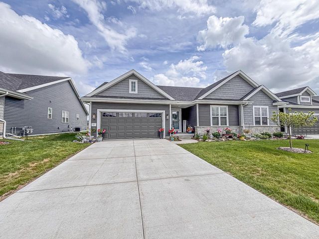 957 Elderberry ROAD, Oconomowoc, WI 53066