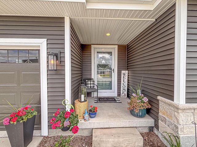 957 Elderberry ROAD, Oconomowoc, WI 53066
