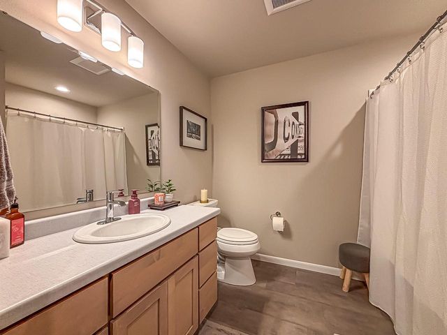 957 Elderberry ROAD, Oconomowoc, WI 53066