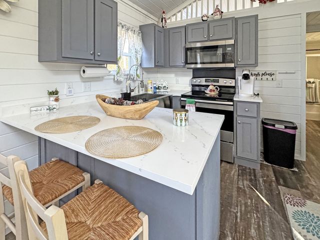 103 Thomas Rd, Dover, TN 37058