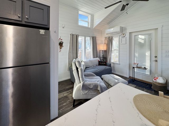 103 Thomas Rd, Dover, TN 37058