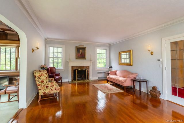 130 E Cedar Street, Fleetwood, NY 10552