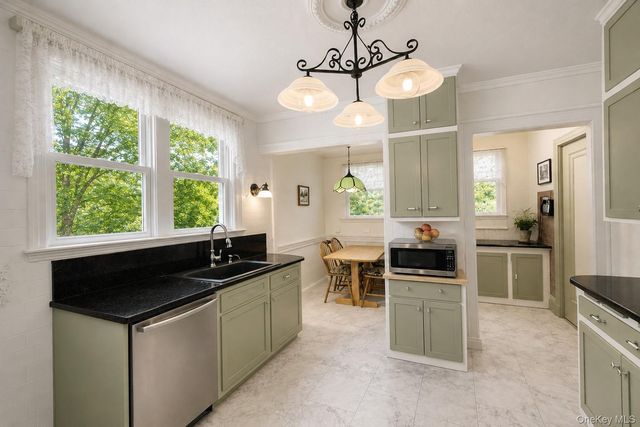 130 E Cedar Street, Fleetwood, NY 10552