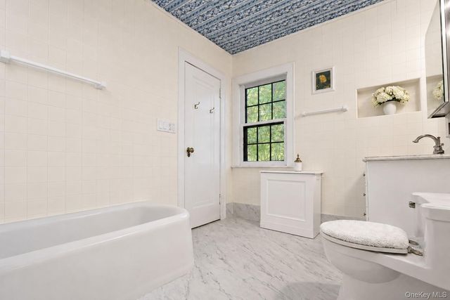 130 E Cedar Street, Fleetwood, NY 10552