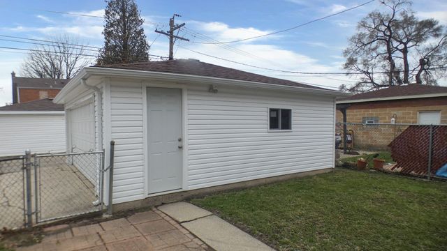 8242 S Honore Street, Chicago, IL 60620