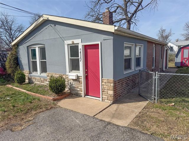 217 W Arlee Avenue, St Louis, MO 63125