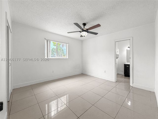 9103 SW 38th St A, Miami, FL 33165