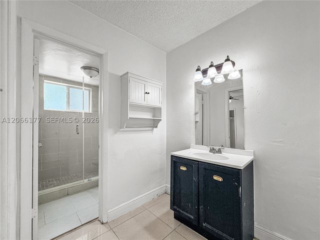 9103 SW 38th St A, Miami, FL 33165