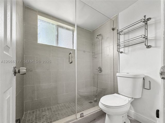9103 SW 38th St A, Miami, FL 33165
