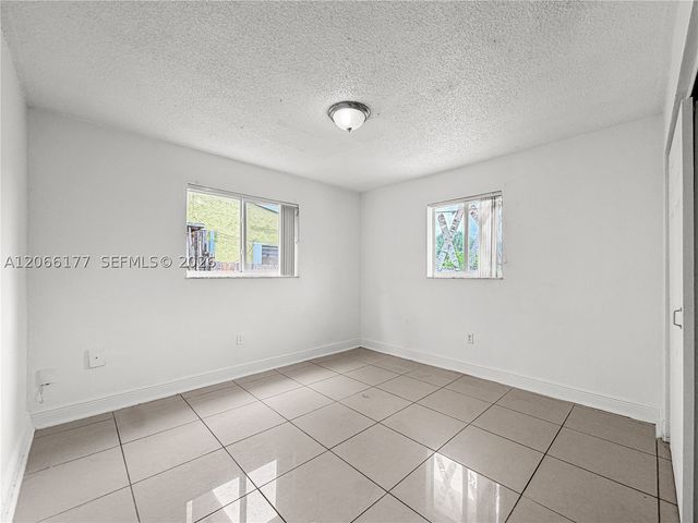 9103 SW 38th St A, Miami, FL 33165