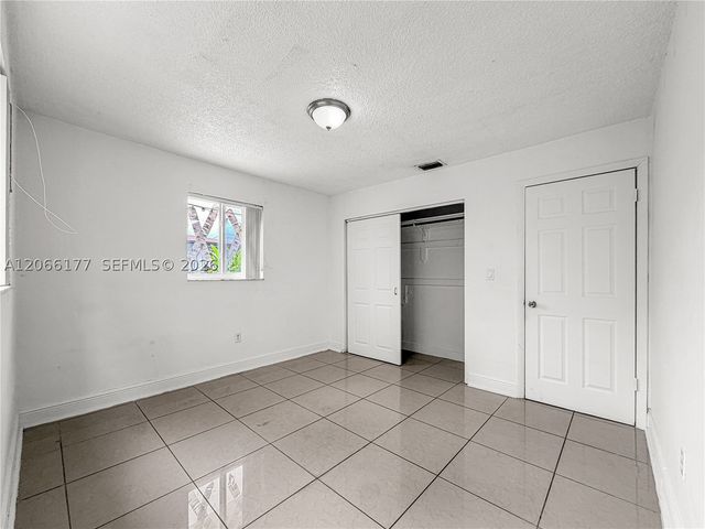 9103 SW 38th St A, Miami, FL 33165
