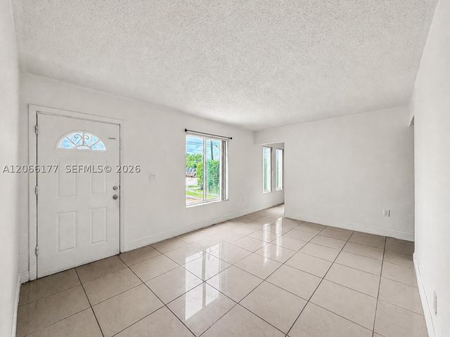 9103 SW 38th St A, Miami, FL 33165