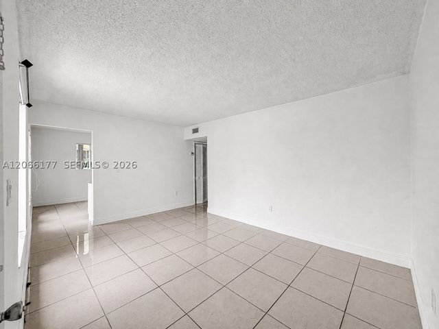 9103 SW 38th St A, Miami, FL 33165