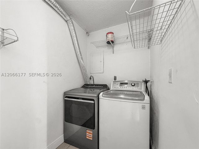 9103 SW 38th St A, Miami, FL 33165