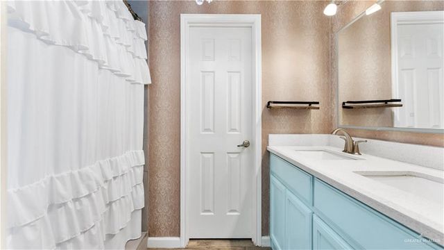 4224 Country Colony Street, Edinburg, TX 78541