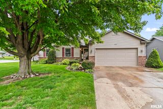 801 OAKBROOK Avenue, Chatham, IL 62629