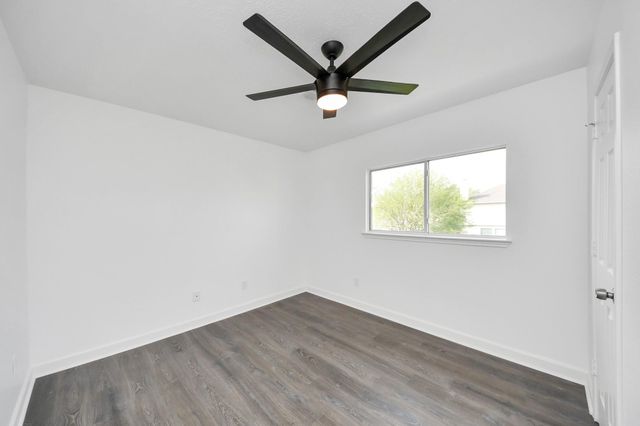 9026 S Ferndale Place Drive, Houston, TX 77064