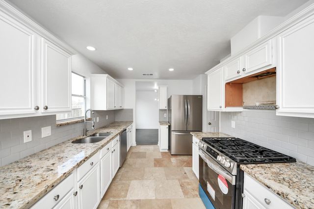 9026 S Ferndale Place Drive, Houston, TX 77064