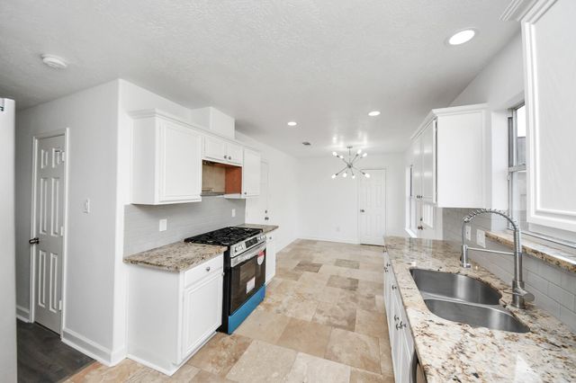 9026 S Ferndale Place Drive, Houston, TX 77064