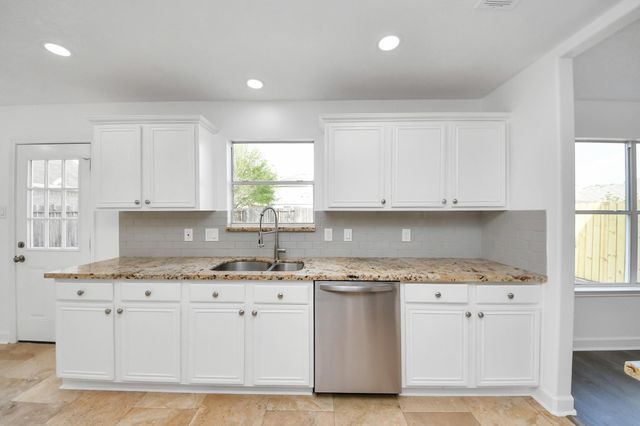 9026 S Ferndale Place Drive, Houston, TX 77064