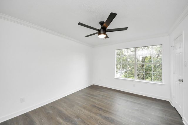 9026 S Ferndale Place Drive, Houston, TX 77064