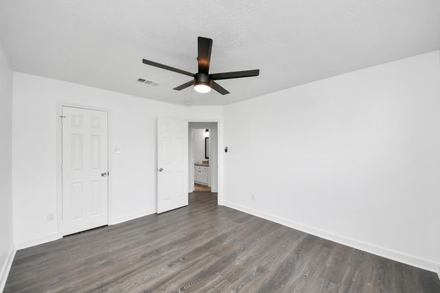 9026 S Ferndale Place Drive, Houston, TX 77064