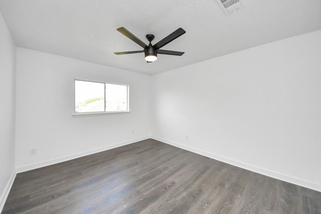 9026 S Ferndale Place Drive, Houston, TX 77064