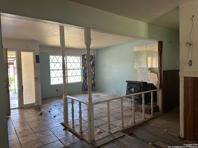5006 Village Way, San Antonio, TX 78218