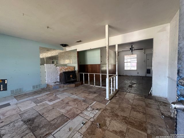 5006 Village Way, San Antonio, TX 78218
