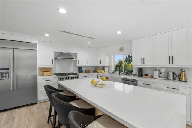 19538 Redwing, Los Angeles, CA 91356