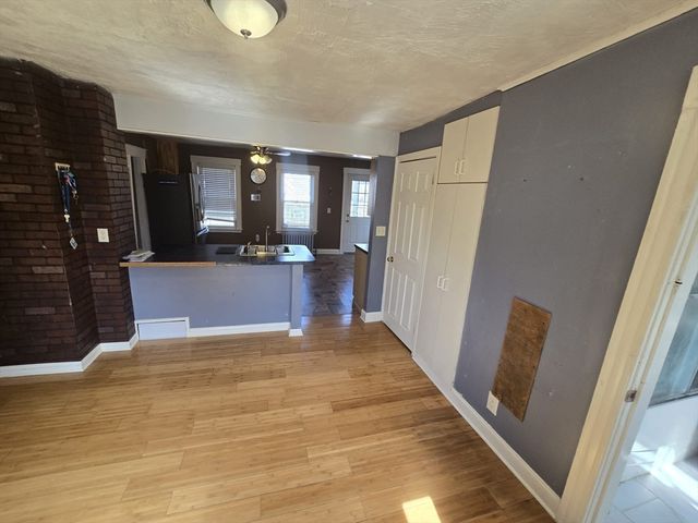 14 Chestnut Ave 2, Auburn, MA 01501